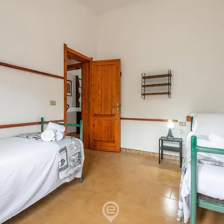Nyaraló Enchanting Seaview Getaway *