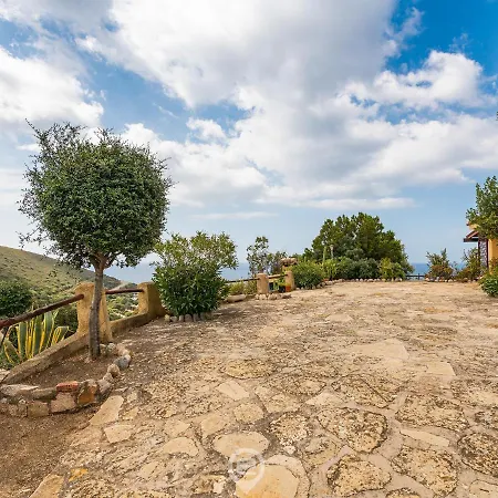 Enchanting Seaview Getaway Vakantiehuis Torre delle Stelle