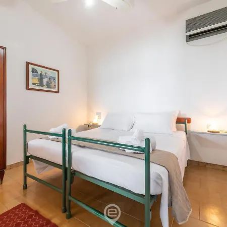 Enchanting Seaview Getaway *