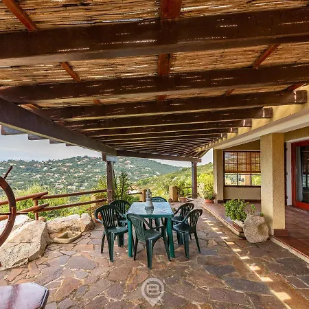 Enchanting Seaview Getaway
