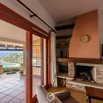 Prázdninový dům Enchanting Seaview Getaway *