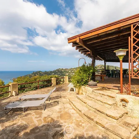 Enchanting Seaview Getaway