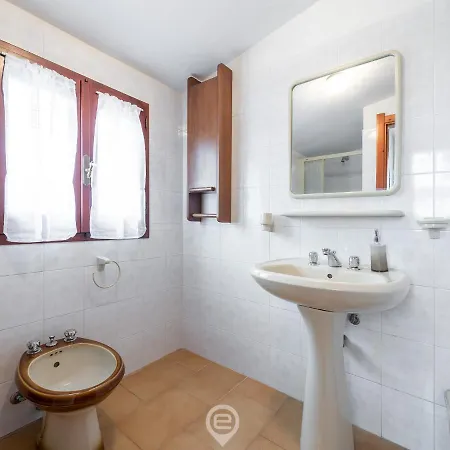 Enchanting Seaview Getaway