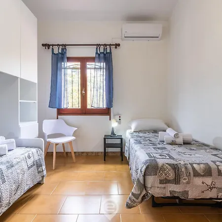 בית נופש Enchanting Seaview Getaway טורה דלה סטלה