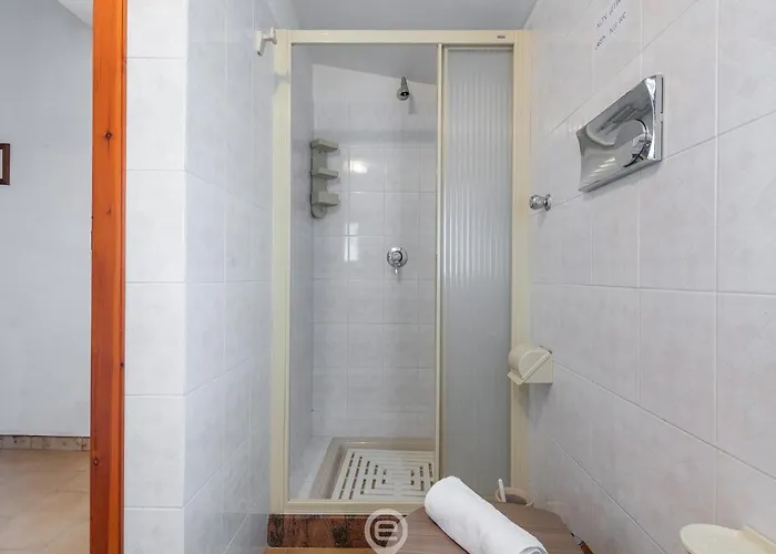 Enchanting Seaview Getaway Vakantiehuis *